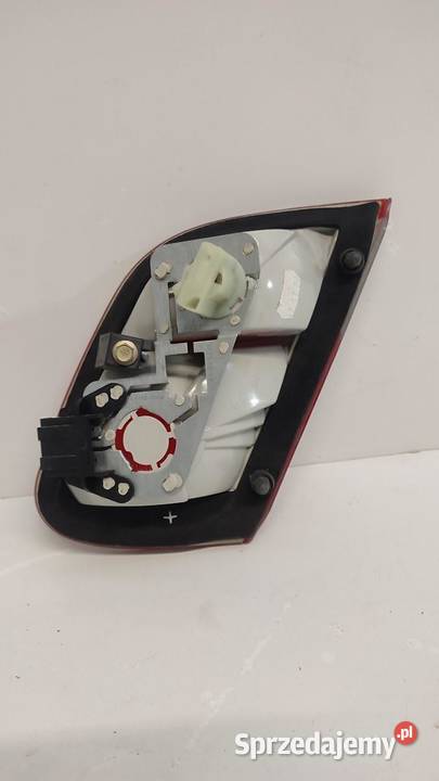 MERCEDES W208 CLK LAMPA LEWY TYŁ W208 osobowe sprzedam