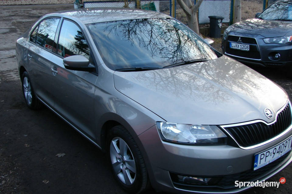 koda RAPID 10 E 95 Super auto pod każdym czujnik zmierzchu Piła