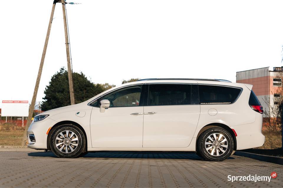 Chrysler Pacifica Plugin Hybrid Touring L 136000km mazowieckie Obryte sprzedam