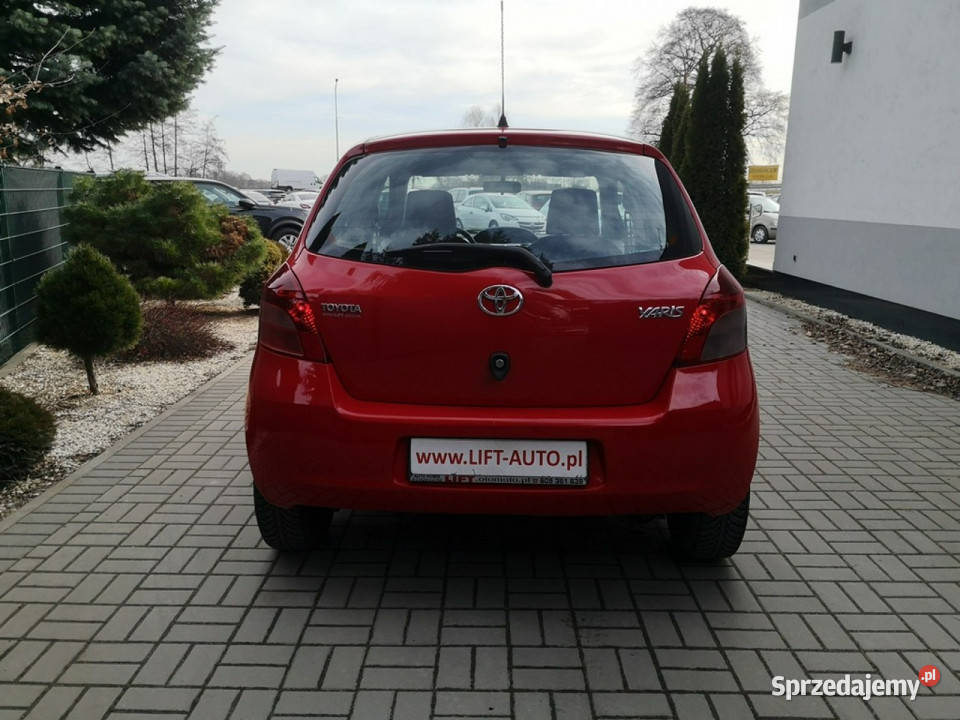 Toyota Yaris 13 Benzyna 88 Klimatyzacja Yaris dolnośląskie Strzegom sprzedam