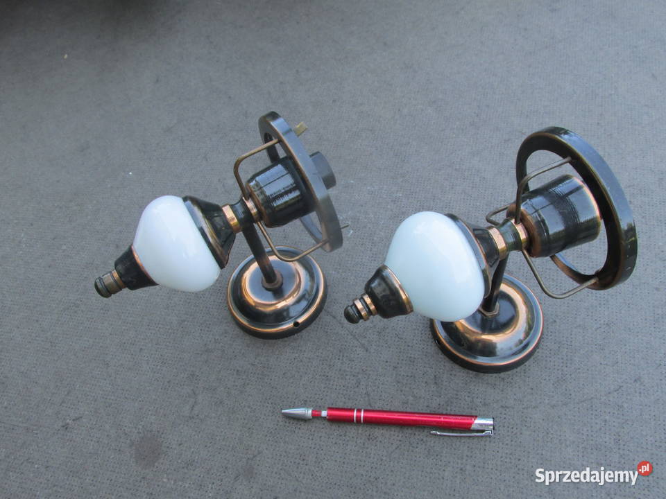 Dwa kinkiety z 1982 roku stylizowane na stare Kraków