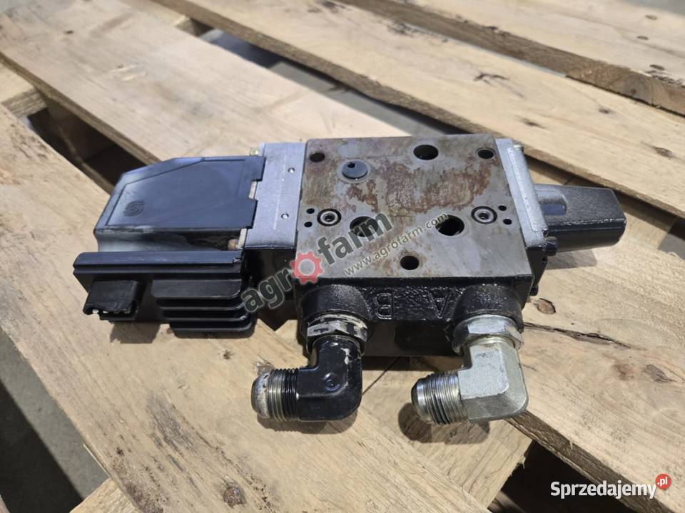 Zawór hydrauliczny Valtra T171 T181 T191 Hydraulika