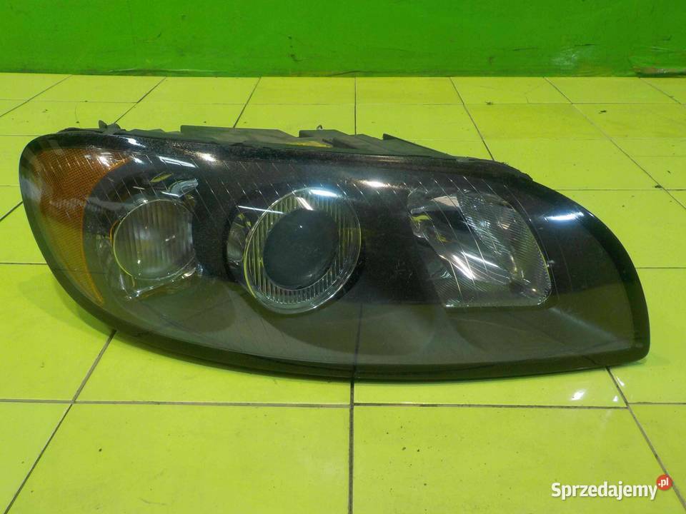 VOLVO C70 II 09r lampa prawa przod 31335186 Suków