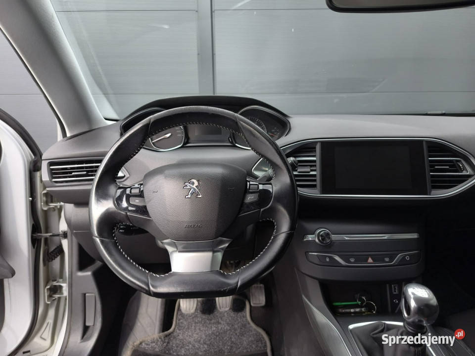Peugeot 308 12 benzyna 130 6biegów full ledy Kęty