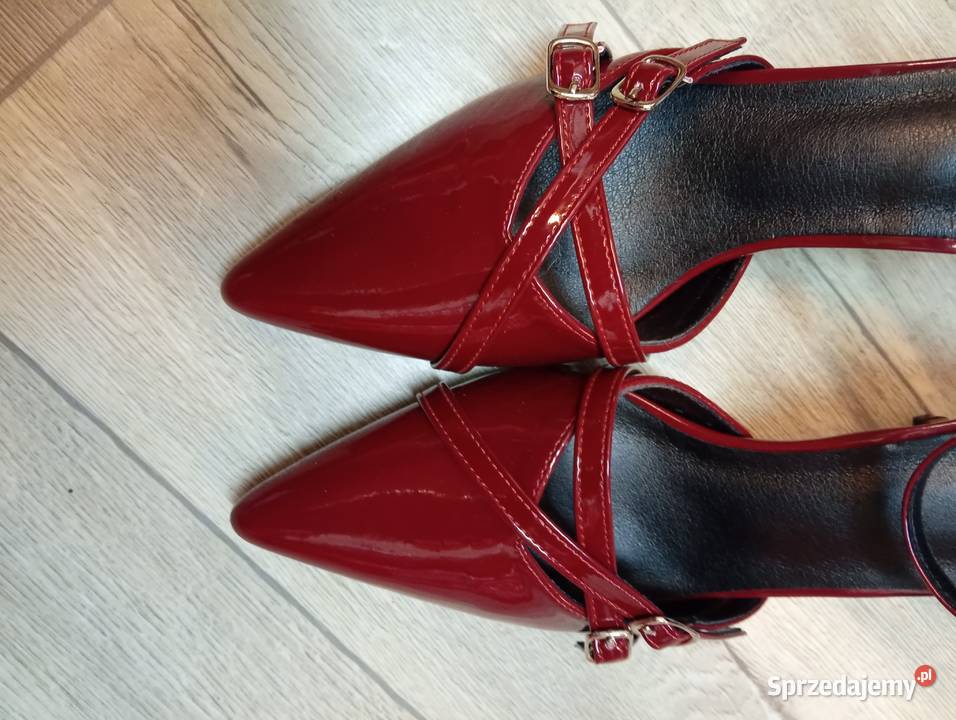 40 Bordowe czółenka wieczorowe z zapięciem Nowe
