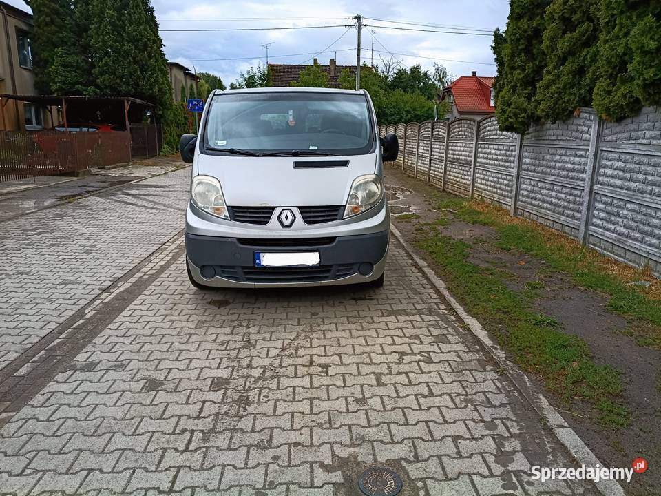 Reno Trafic 20 dci passenger 9 osób klima nieuszkodzony Trafic