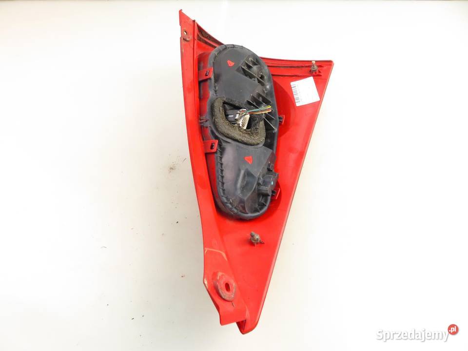 LAMPA PRAWA TYLNA PEUGEOT 107 815500H040