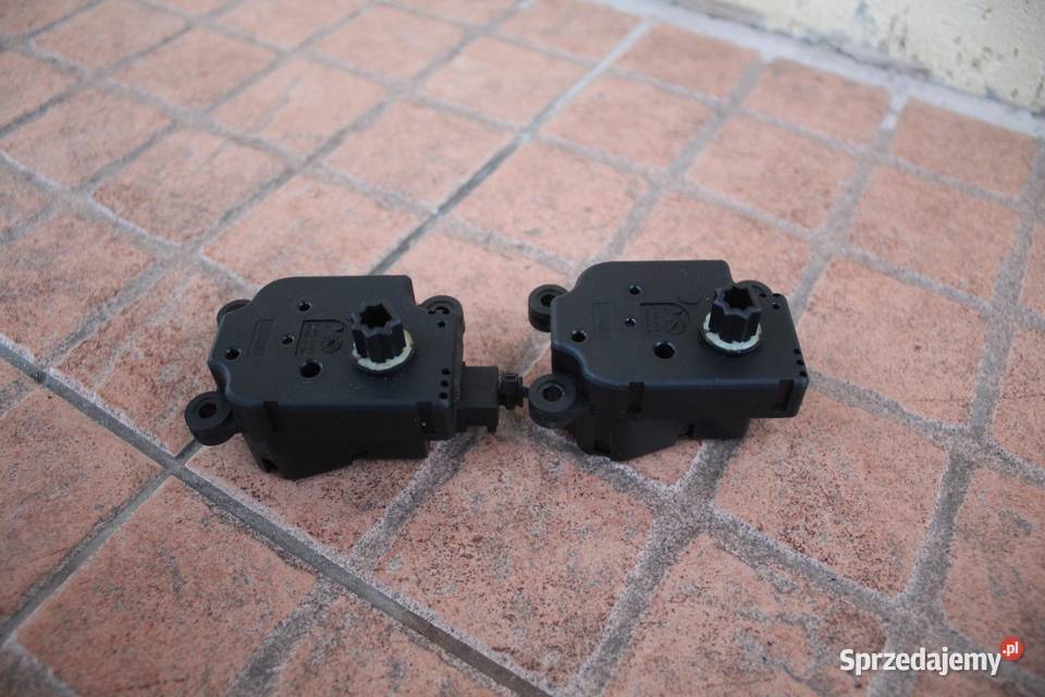 SILNICZEK NAGRZEWNICY FORD MONDEO MK4 Silniki Silniki