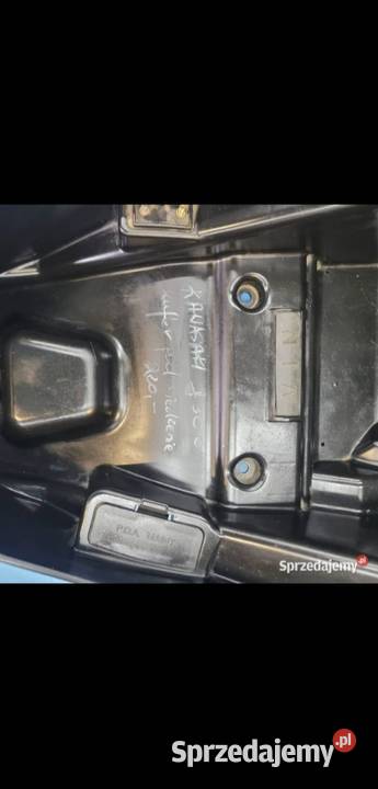 Kawasaki J 300 schowek pod siedzenie wypełnienie