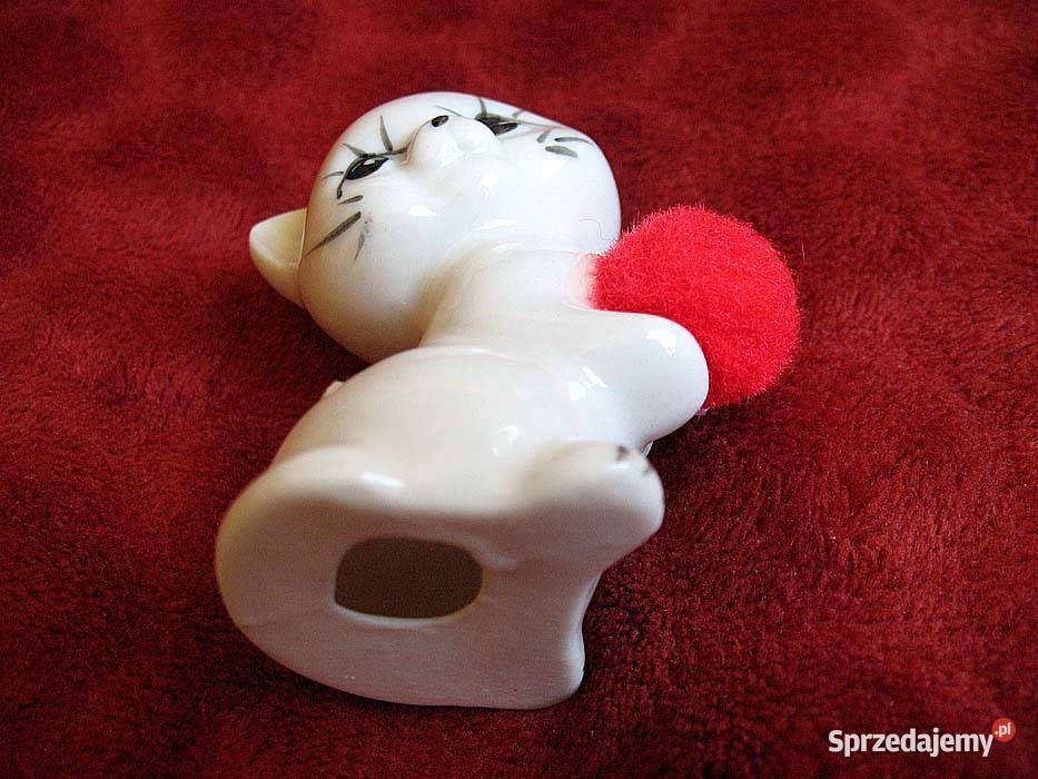 Kot mały kotek z piłką porcelana Figurka 8 x 5 x Figurki i rzeźby Siedlce sprzedam