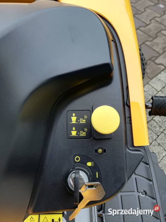 Nowy traktor z pługiem śnieżnym 2 cylindry 20 Kobiele Wielkie