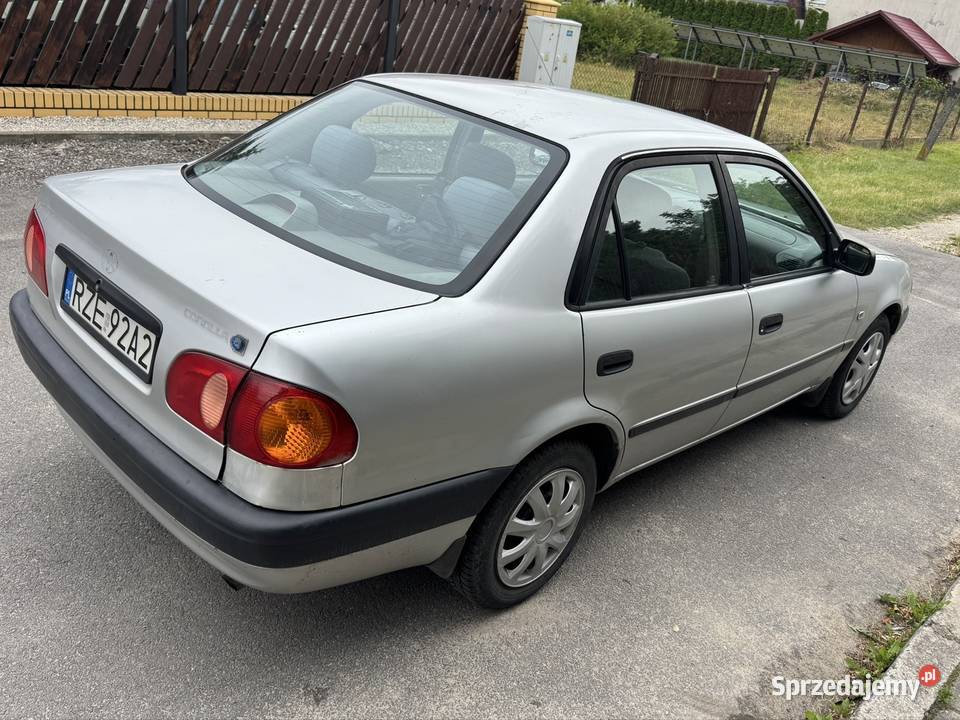 Toyota Corolla 14 swiezo serwisie niski przebieg 1400cm3 Ostrowiec Świętokrzyski