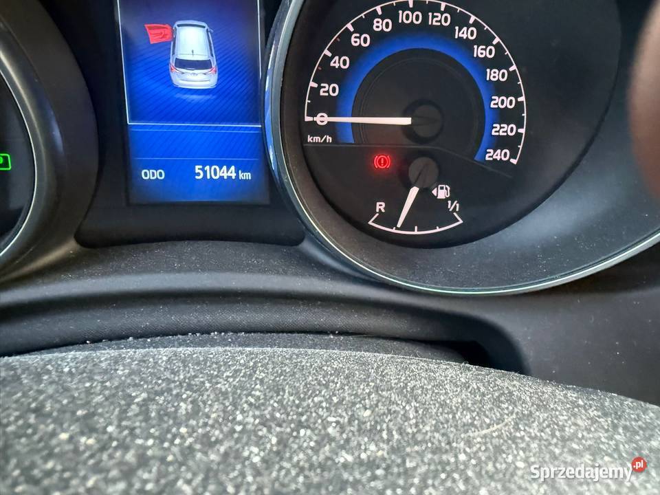 Auris Hybryda 2017r nowa 51 ASO Toyota pełne Tarnobrzeg
