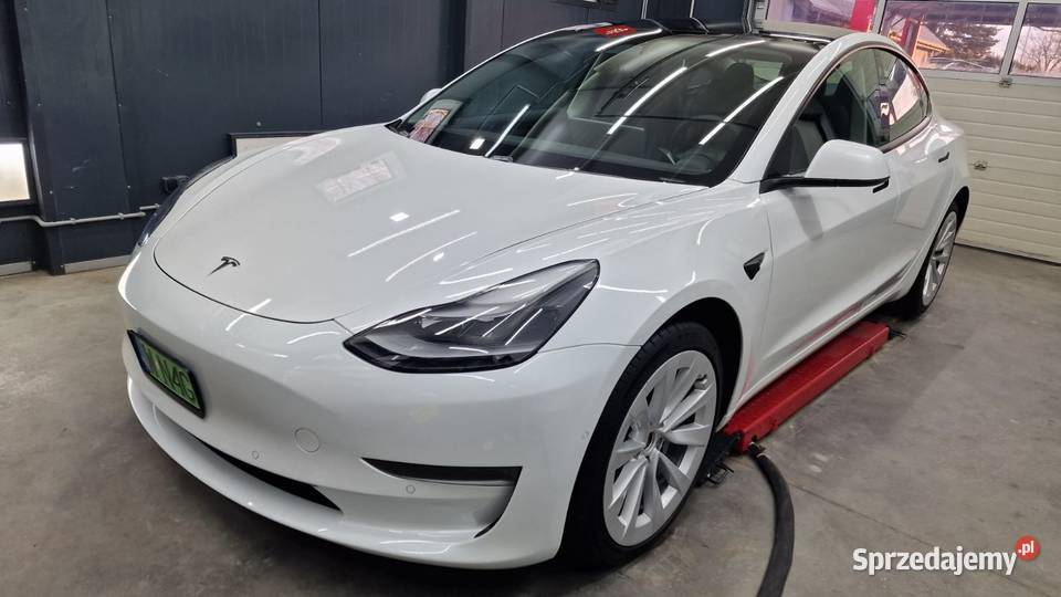 Tesla Model 3 RWD auto prywatne