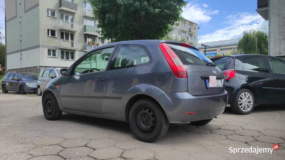 Ford Fiesta 14 benzyna 2005 z clima sprawna