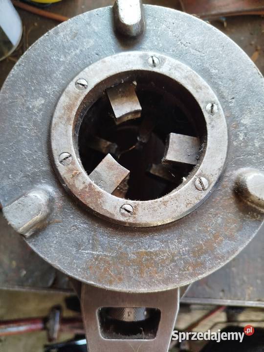 Niemiecka gwintownica do rur stalowych nastawna Biszcza