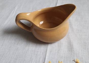 dzbanek porcelana sygnowany