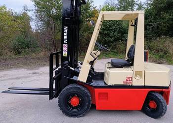Wózek widłowy Nissan 2 Tony diesel przesuw Wózek widłowy Nissan 2 Tony diesel przesuw