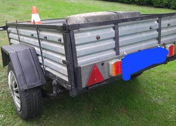 Przyczepka samochodowa