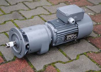 Motoreduktor kołnierzowy 0.75kw. 85obr. z hamulcem