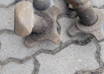 Uchwyty do mocowania kontenera