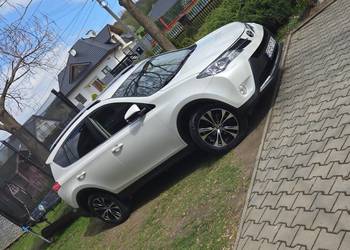 Toyota RAV4 biała perła
