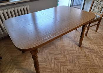 Stół z kompletem 6 krzeseł