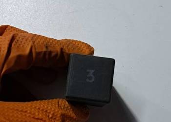 Przekaźnik nr 3 klaksonu pompy paliwa ogrzewania tylnej szyby VW Golf Jetta