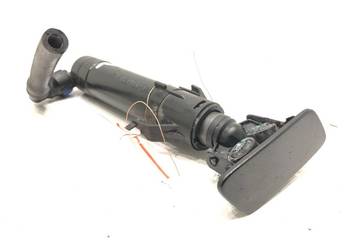 SPRYSKIWACZ REFLEKTORA PRAWY PRZÓD VW PASSAT B7 Sedan/Limuzyna 10-15