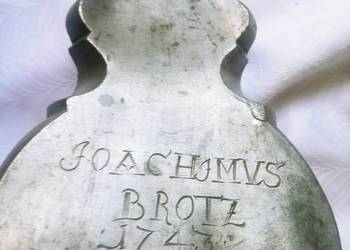 Podstawa do lichtarza cyna 1743 rok