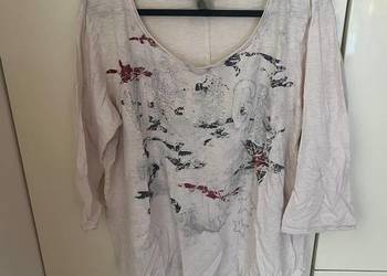 Biała koszulka z lekkim zdobieniem M