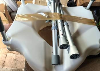 Nakładka toaletowa z poręczami dla osób starszych / niepełnosprawnych