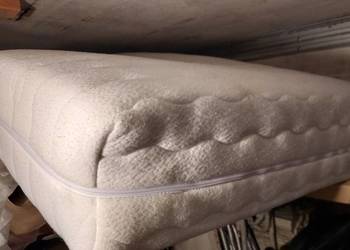 Sprzedam materac 200 x 90 x 20 cm.