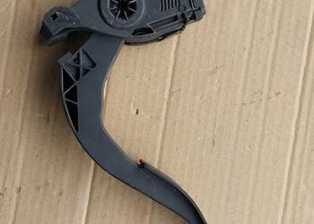 Potencjometr pedał gazu AUDI A6 C6   8K1721523