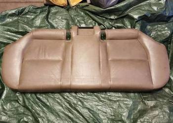 Beżowa kanapa BMW E34 kombi