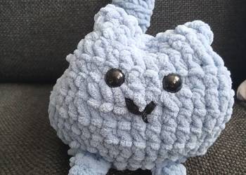 Niebieski pluszowy kotek