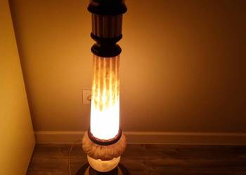 Lampa kolumna z  alabastru