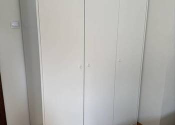 Biała szafa IKEA