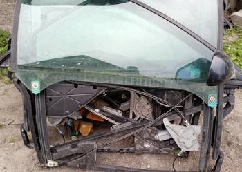 Audi a3 8l 3d mechanizm opuszczania szyby drzwi ramka podnośnik szyby
