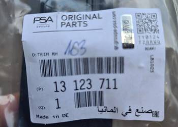 Uszczelka gumowa słupka  środkowego prawa OPEL ASTRA H  13123711