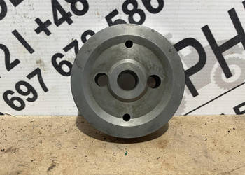 John Deere 6068 - wał koła pośredniego R534218 R504843
