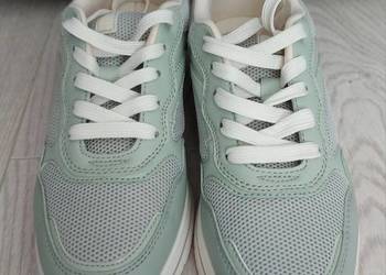 Sneakersy firmy Graceland