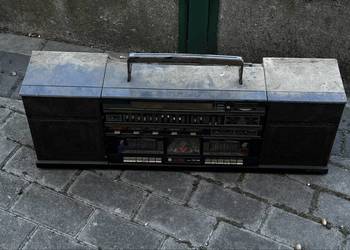 Sprzedam widoczne radio na zdjęciu