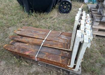 Używane widły do ładowarki.