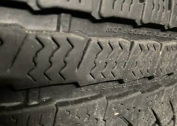 Pełne koła opony zimowe Nokian 225/55 R17 z kołpakami Pegueot