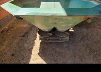 Rozsiewacz Amazone 600 l