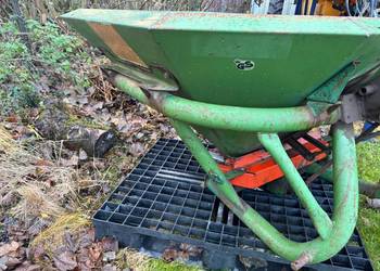 Rozsiewacze nawozów opryskiwacze agregat