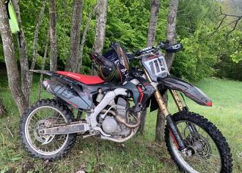 Honda CRF 250 2015 – po generalnym remoncie, stan bardzo dobry
