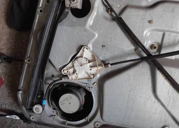 Seat Ibiza 6L 3D – mechanizm podnoszenia szyby na korbę lewy przód + głośni