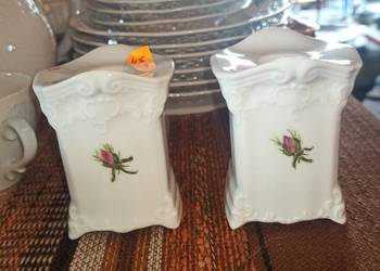 Świecznik, biała porcelana,reliefy, ręcznie zdobiona, róże